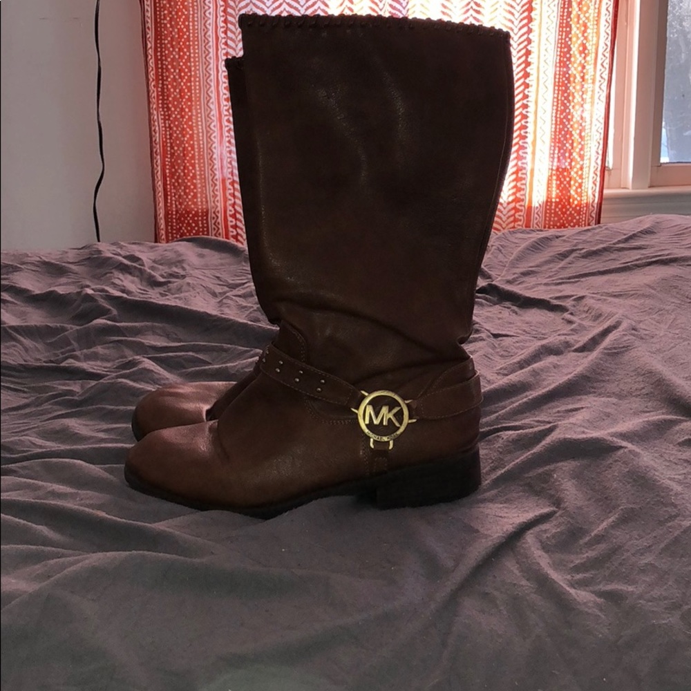 Brown boots